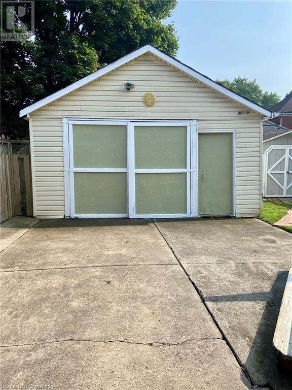 34 Albert Street, St. Catharines, Ontario  L2R 2G7 - Photo 17 - XH4206971