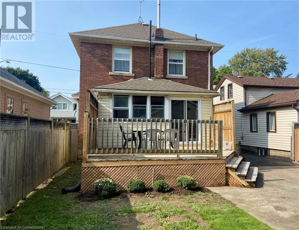 34 Albert Street, St. Catharines, Ontario  L2R 2G7 - Photo 3 - XH4206971