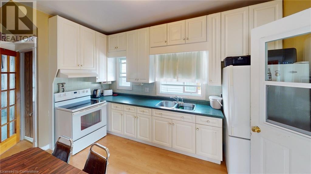 34 Albert Street, St. Catharines, Ontario  L2R 2G7 - Photo 9 - XH4206971