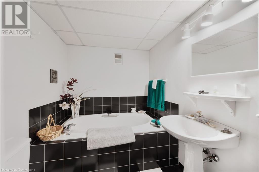 115 Organ Crescent, Hamilton, Ontario  L8T 1Y8 - Photo 31 - XH4206925