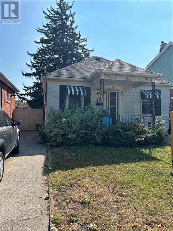 42 Cameron Avenue N, Hamilton, Ontario  L8H 4Y8 - Photo 3 - XH4206807