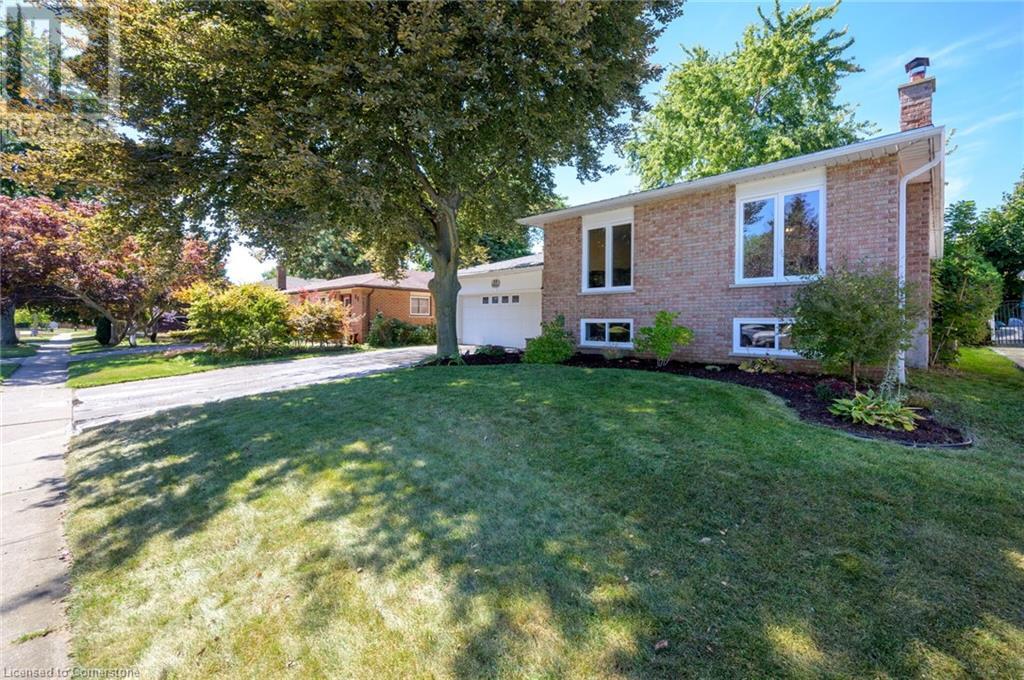 23 NISKA Drive, waterdown, Ontario