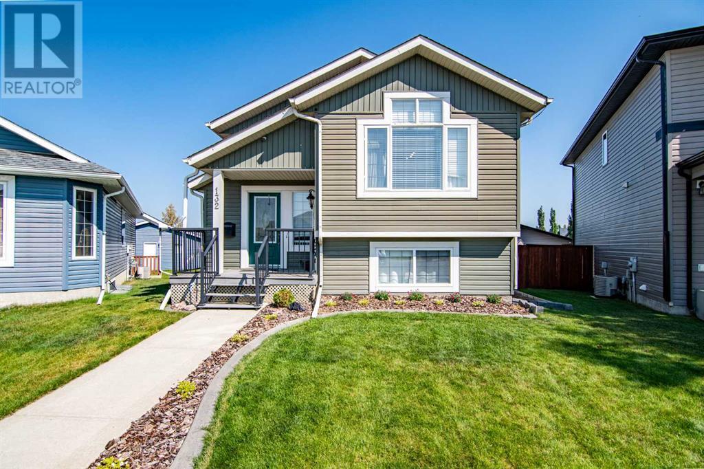 132 Oswald Close, Red Deer, Alberta  T4P 0C1 - Photo 2 - A2159787