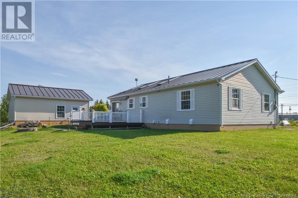 Property at 149 4e Street image 4