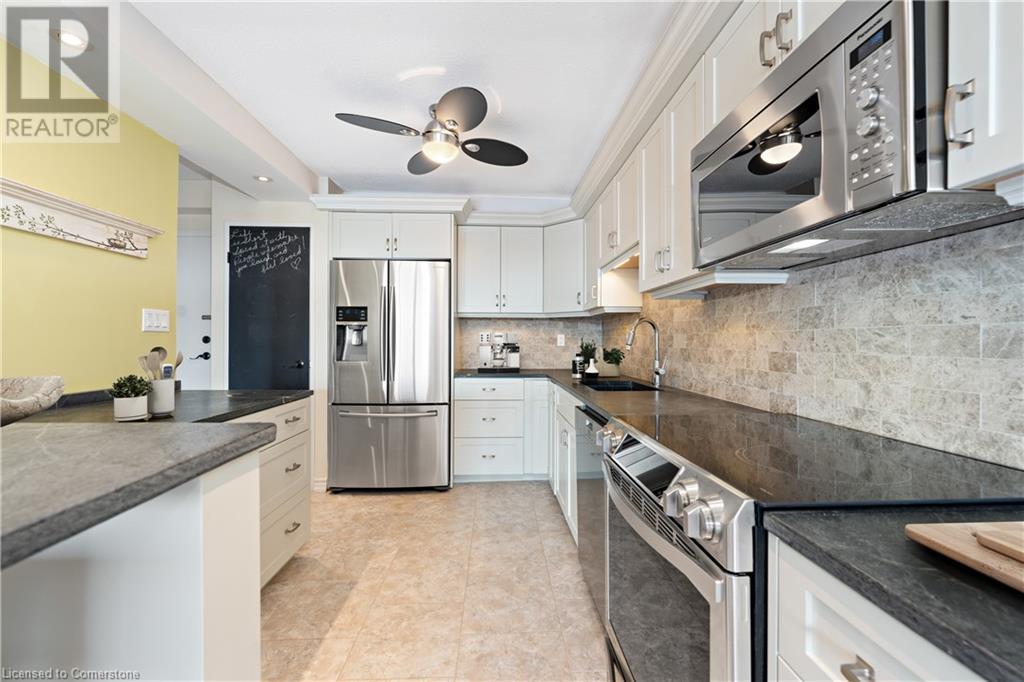 28 Robinson Street N Unit# 403, Grimsby, Ontario L3M 3C9 - Photo 4 - XH4205293