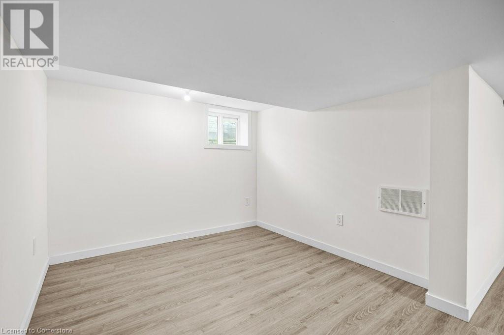 158 Crowland Avenue, Welland, Ontario  L3B 1X3 - Photo 19 - XH4206938