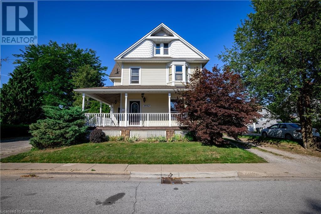 Property at 3952 VICTORIA Avenue image 3