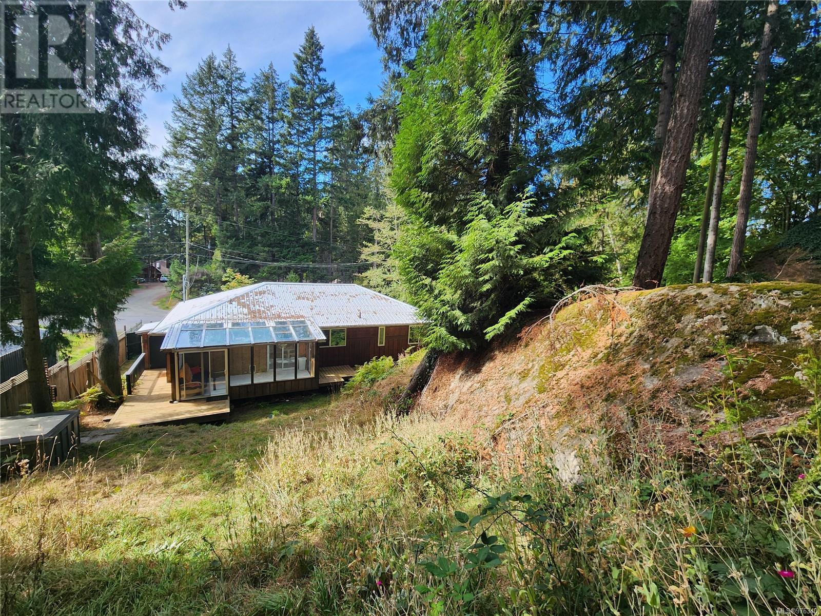 1040 Harrison Way, Gabriola Island, British Columbia  V0R 1X2 - Photo 2 - 976340