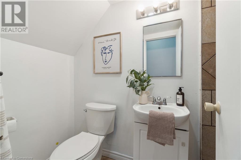 135 Violet Drive, Hamilton, Ontario L8E 3J2 - Photo 9 - XH4205945