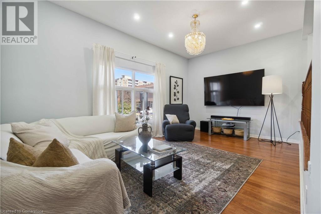 135 Violet Drive, Hamilton, Ontario L8E 3J2 - Photo 10 - XH4205945