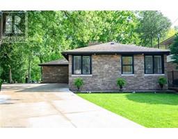 16 FREELAND Court, hamilton, Ontario