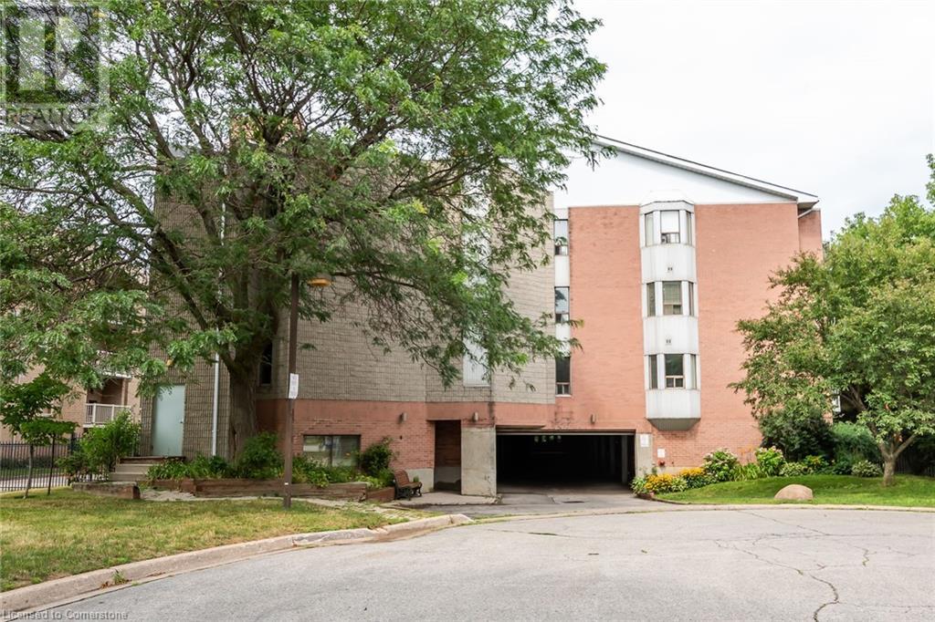 6 Niagara Street Unit# 105, Grimsby, Ontario  L3M 5A4 - Photo 1 - XH4206594