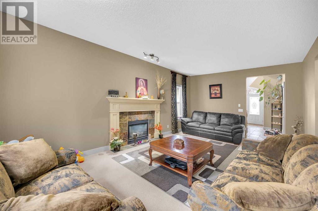 72 Sherwood Way Nw, Calgary, Alberta  T3R 1M7 - Photo 6 - A2152293