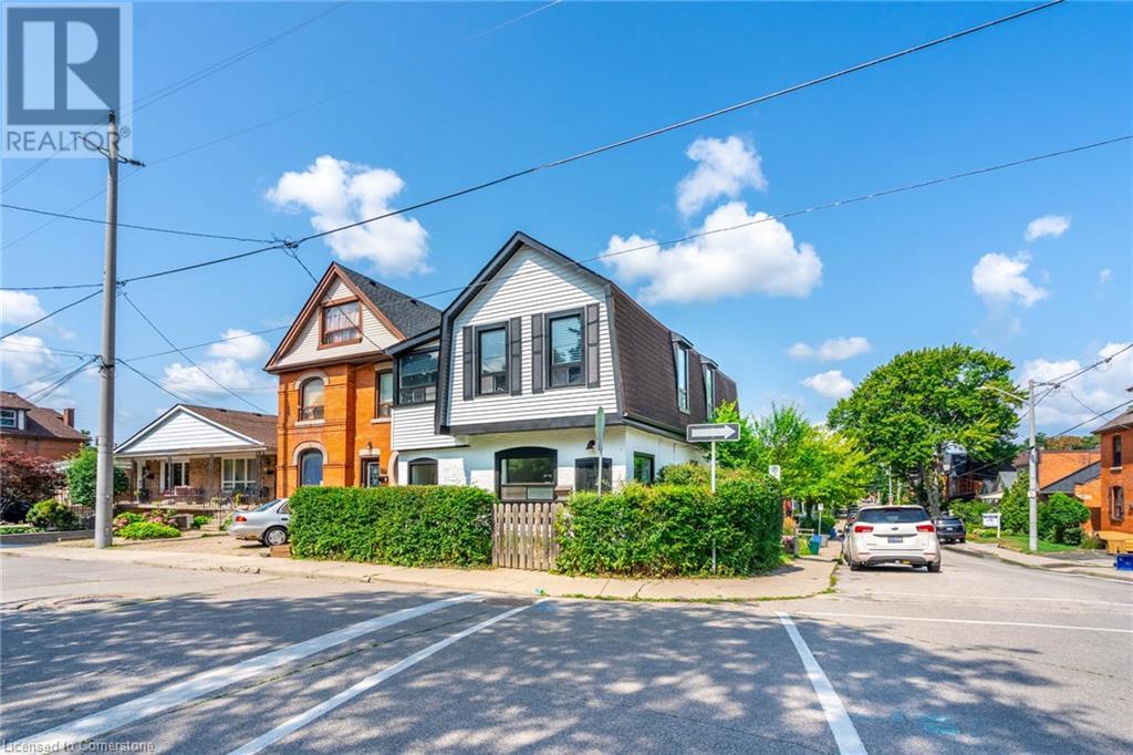 82 RAY Street S, hamilton, Ontario