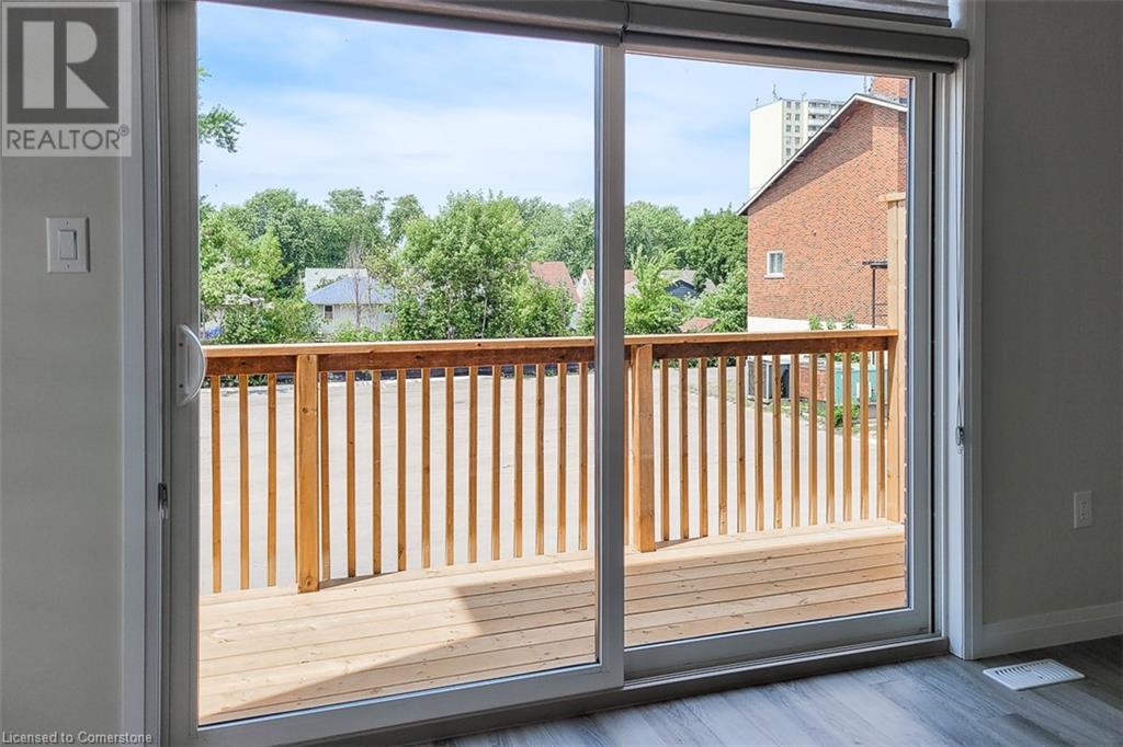270 Melvin Avenue Unit# 11, Hamilton, Ontario  L8H 2K2 - Photo 6 - XH4206007