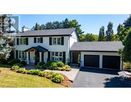 213 PENN Drive, burlington, Ontario