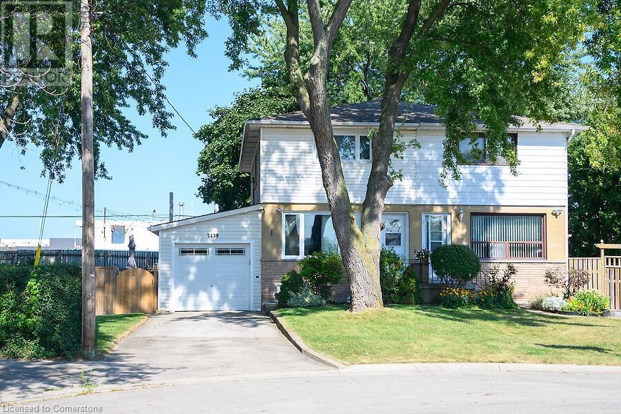 2439 BARCLAY Road, burlington, Ontario