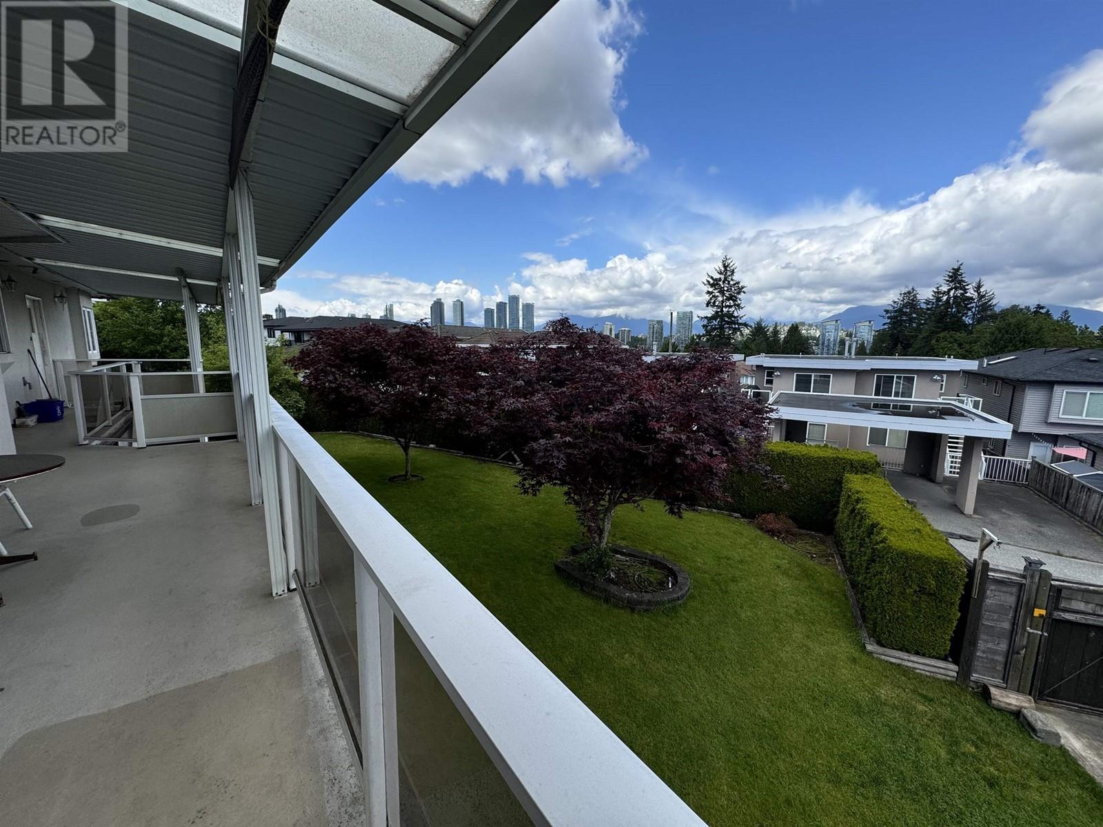 5489 Walter Place, Burnaby, British Columbia  V5G 4K5 - Photo 6 - R2926428