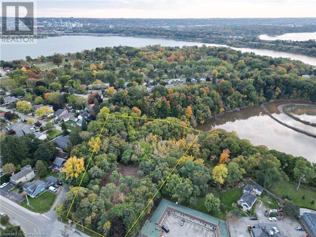 1104 Botanical Drive, Burlington, Ontario  L7T 1V3 - Photo 3 - XH4178274