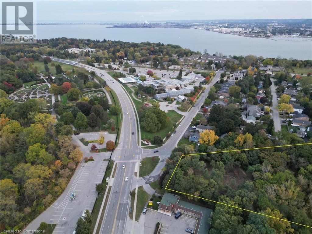 1104 Botanical Drive, Burlington, Ontario  L7T 1V3 - Photo 2 - XH4178274