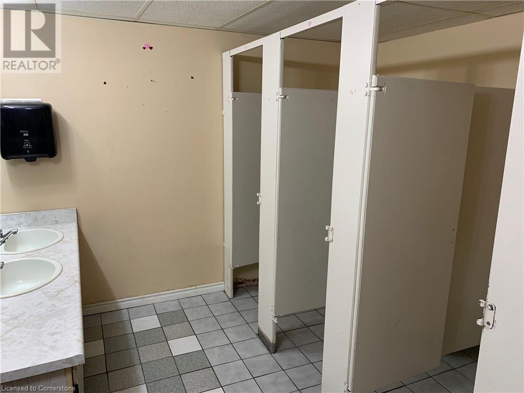 20 Hartzel Road Unit# 2, St. Catharines, Ontario  L2P 1M3 - Photo 5 - XH4181940