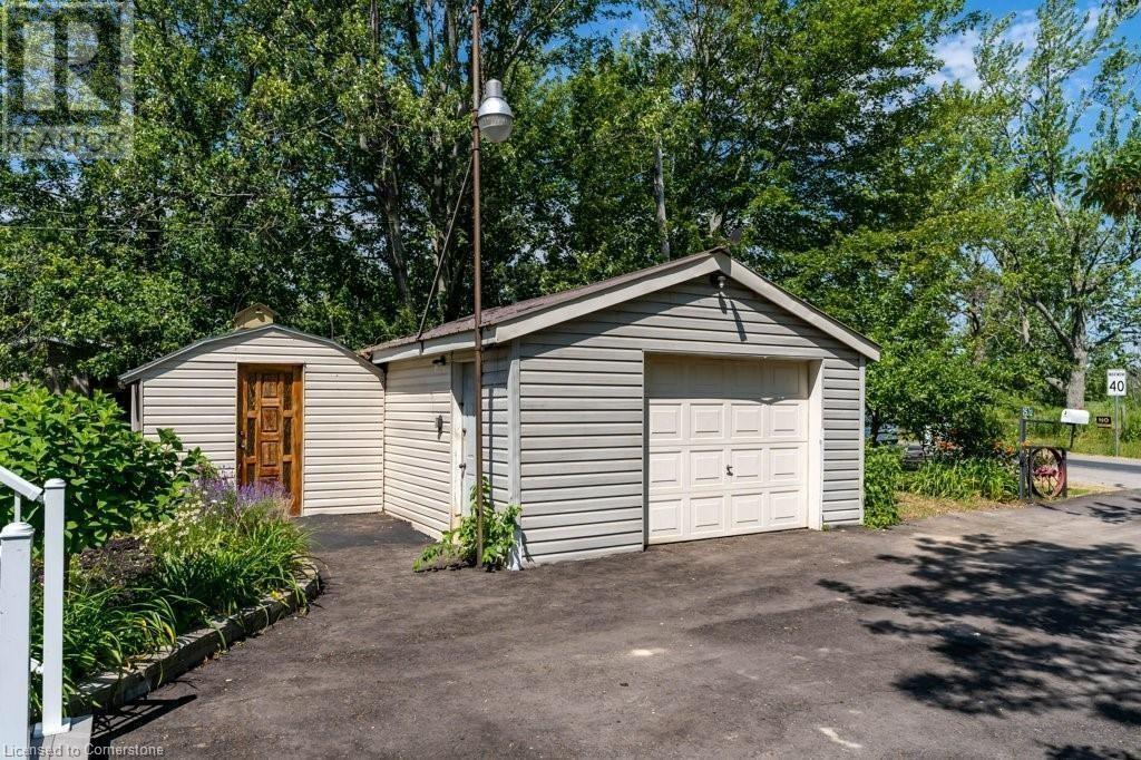 2592 Lakeshore Road, Dunnville, Ontario  N1A 2W8 - Photo 11 - XH4183430