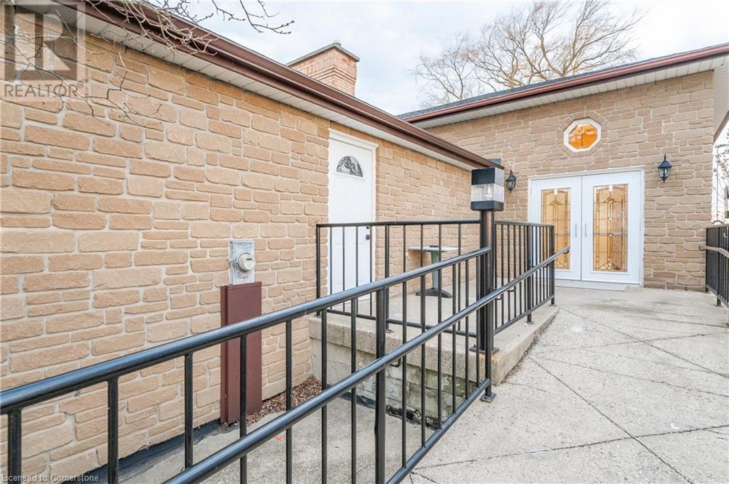 288 Kemp Road W, Grimsby, Ontario L3M 4E7 - Photo 2 - XH4186880