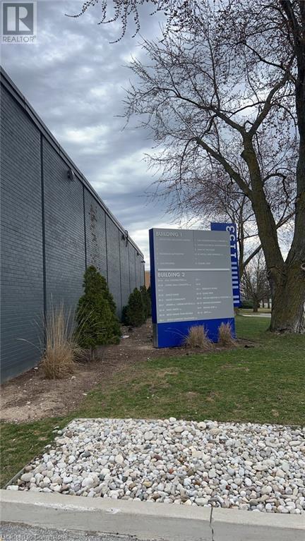 1153 Pioneer Road Unit# B1, Burlington, Ontario L7M 1K5 - Photo 2 - XH4187886