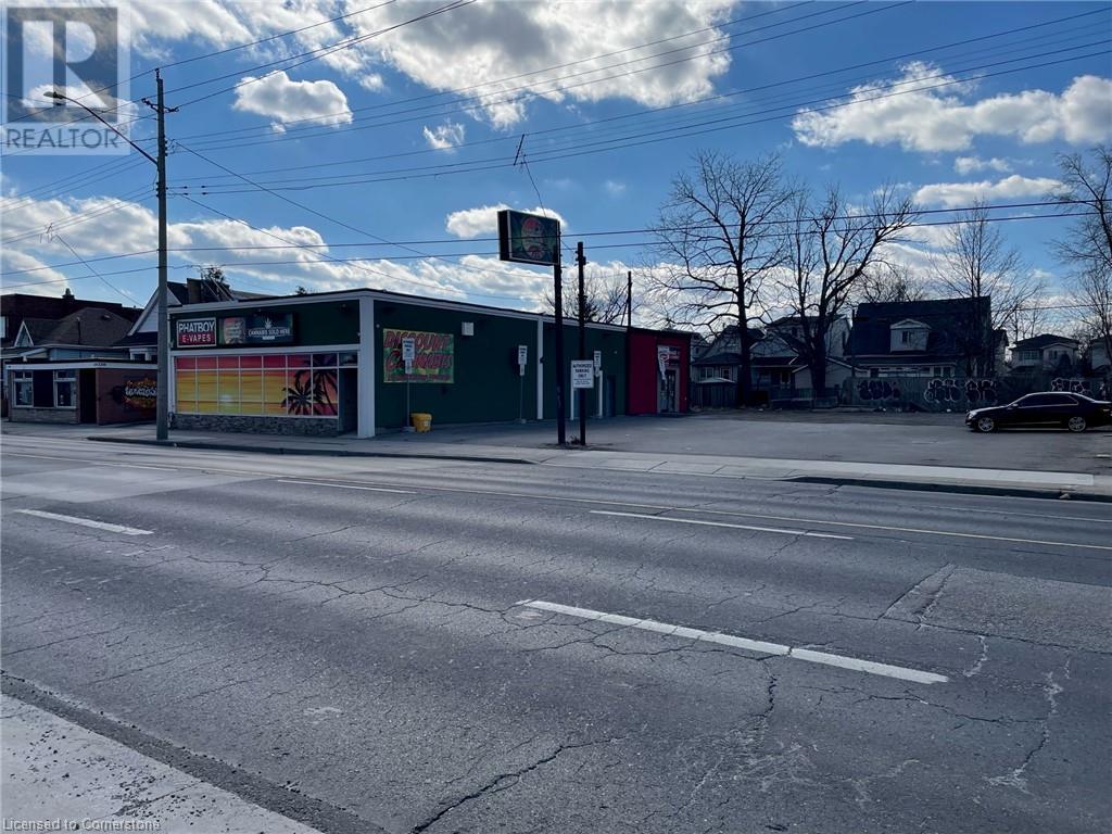 1354 Barton Street E, Hamilton, Ontario L8H 2W3 - Photo 1 - XH4189283