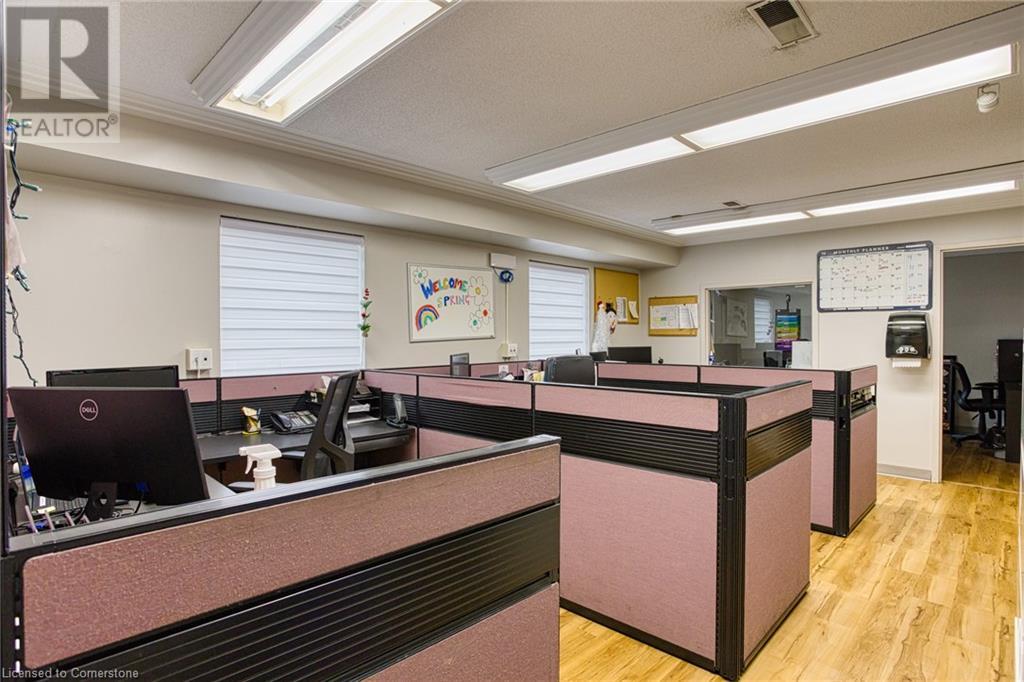 46 Community Avenue, Stoney Creek, Ontario  L8E 2Y3 - Photo 10 - XH4190601