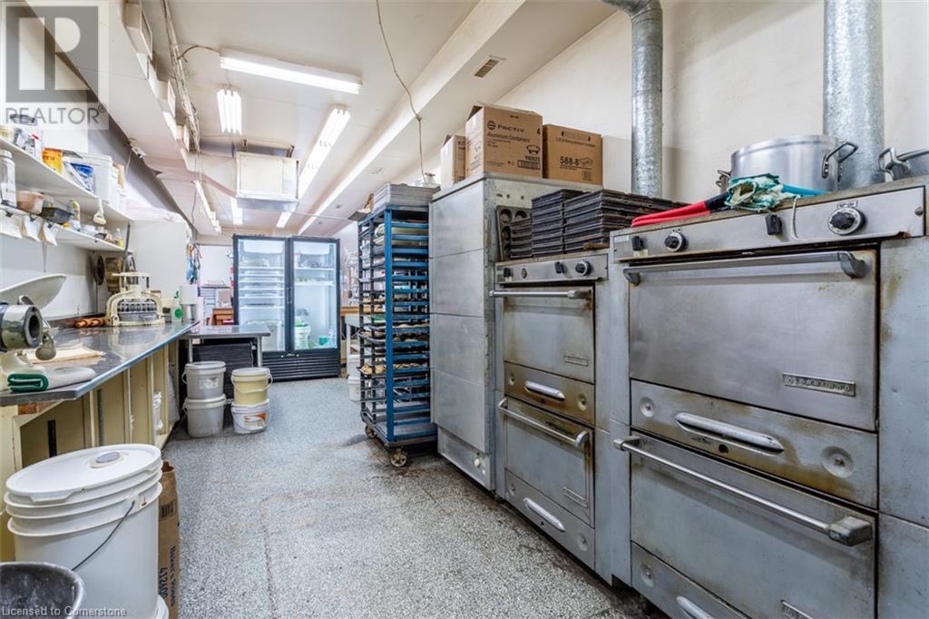 2049 Mount Forest Drive, Burlington, Ontario  L7P 1H4 - Photo 10 - XH4191167