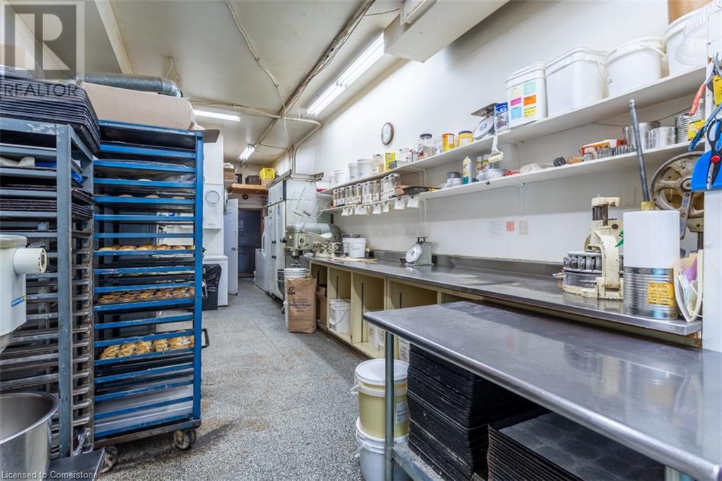 2049 Mount Forest Drive, Burlington, Ontario  L7P 1H4 - Photo 13 - XH4191167