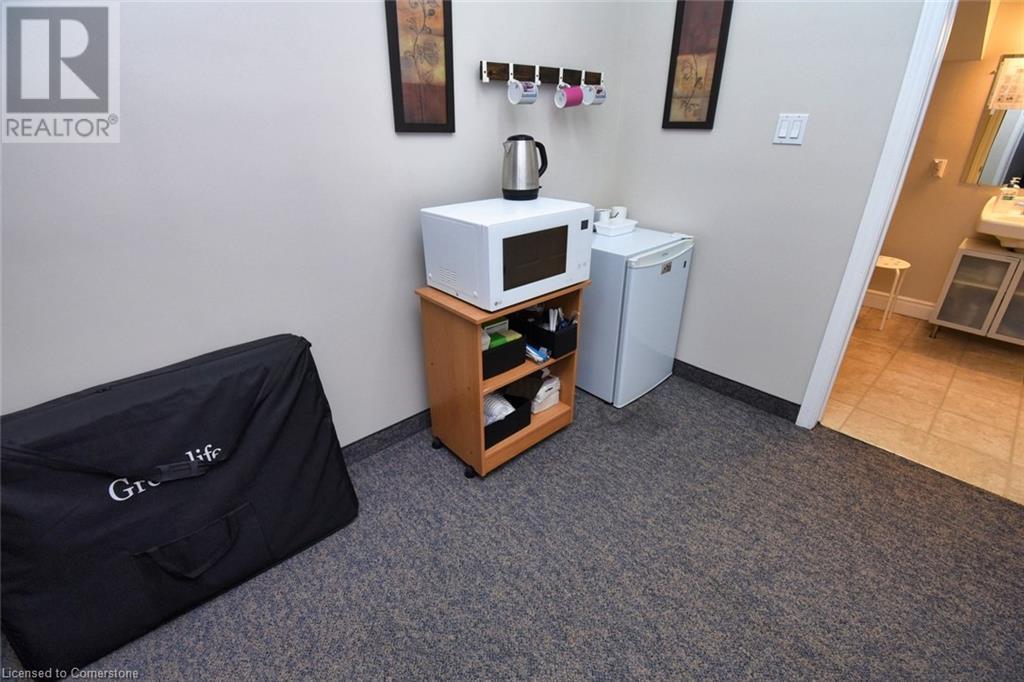 581 Plains Road E, Burlington, Ontario  L7T 2E6 - Photo 7 - XH4192973