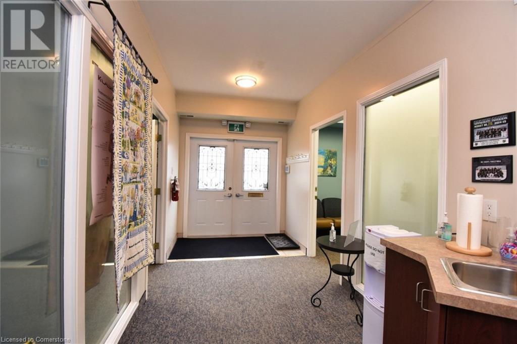 581 Plains Road E, Burlington, Ontario  L7T 2E6 - Photo 5 - XH4192973