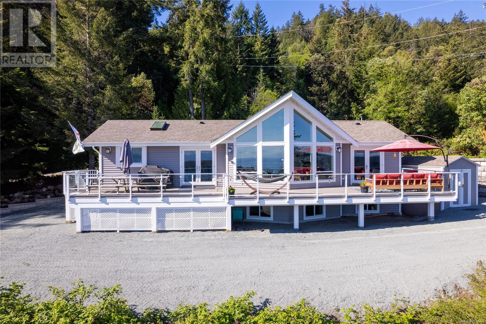 8475 Lisa Lane, lantzville, British Columbia