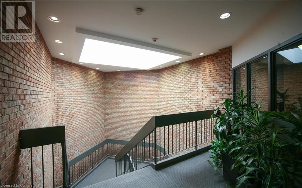 3425 Harvester Road Unit# 216, Burlington, Ontario  L7N 3N1 - Photo 4 - XH4194800