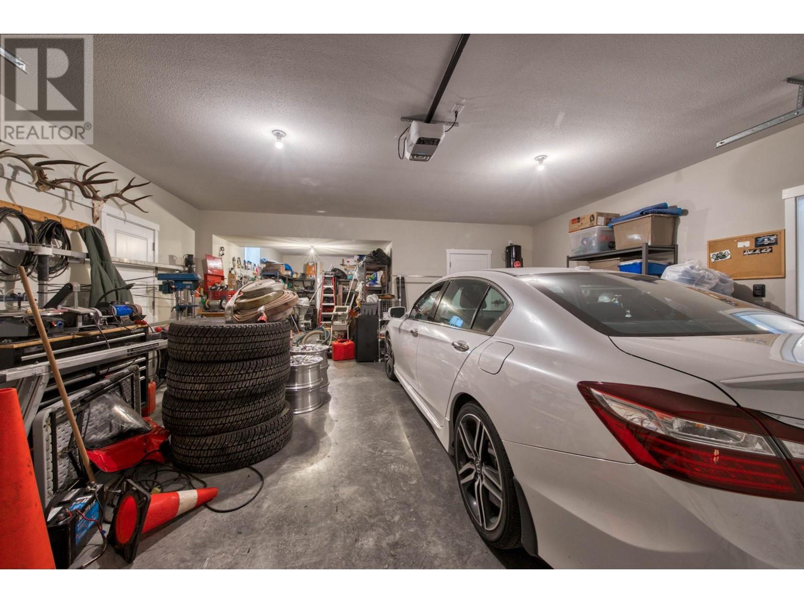 8707 Badger Drive, Kamloops, British Columbia   - Photo 35 - 180953