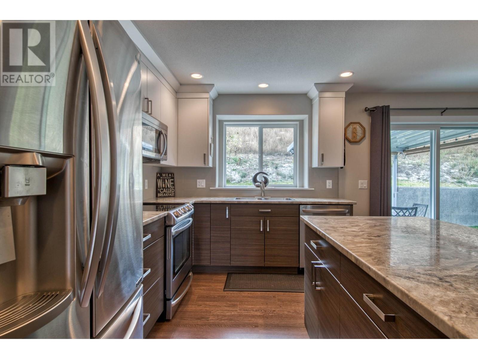 8707 Badger Drive, Kamloops, British Columbia   - Photo 9 - 180953