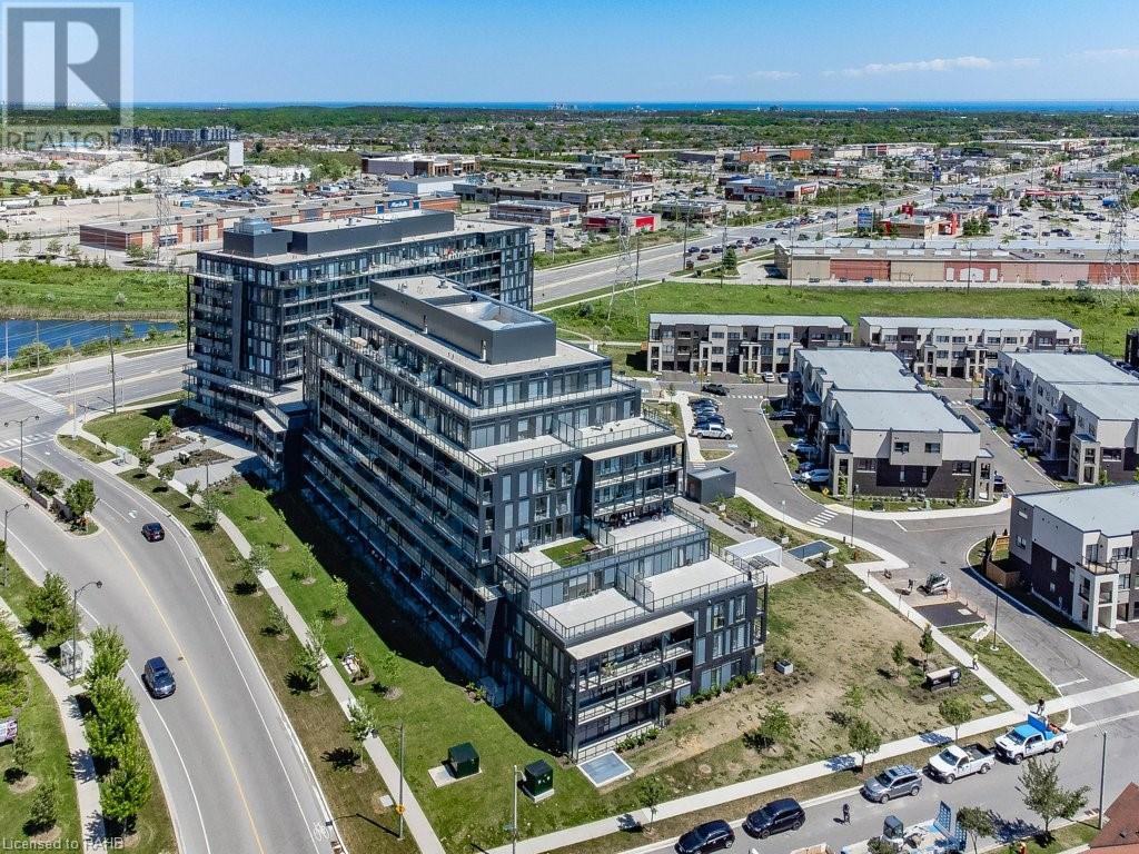 3200 Dakota Common Unit# B602, Burlington, Ontario L7M 2A7 - Photo 2 - XH4195071