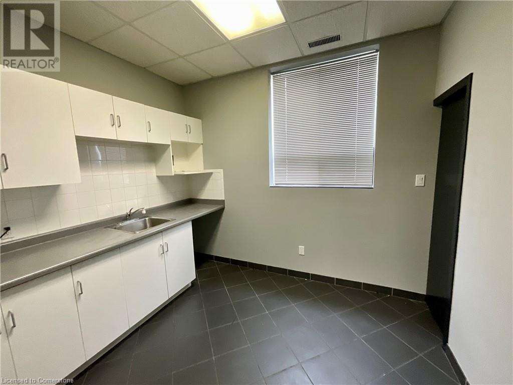 1359 Main Street E, Hamilton, Ontario  L8K 1B6 - Photo 11 - XH4197238