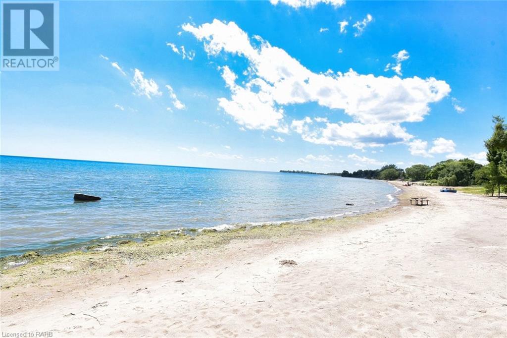 Property at 906 LAKESHORE Road image 2