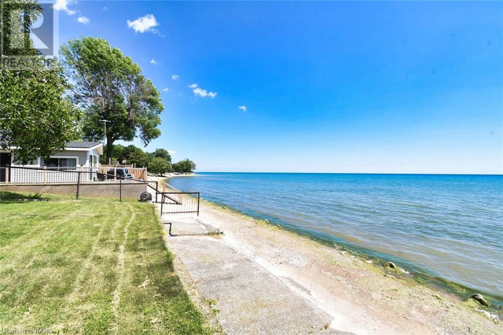 Property at 906 LAKESHORE Road image 3