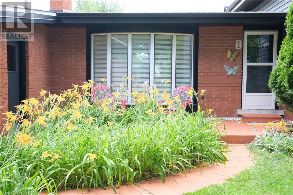 1 Briarwood Crescent, Hamilton, Ontario L9C 4B7 - Photo 3 - XH4197646