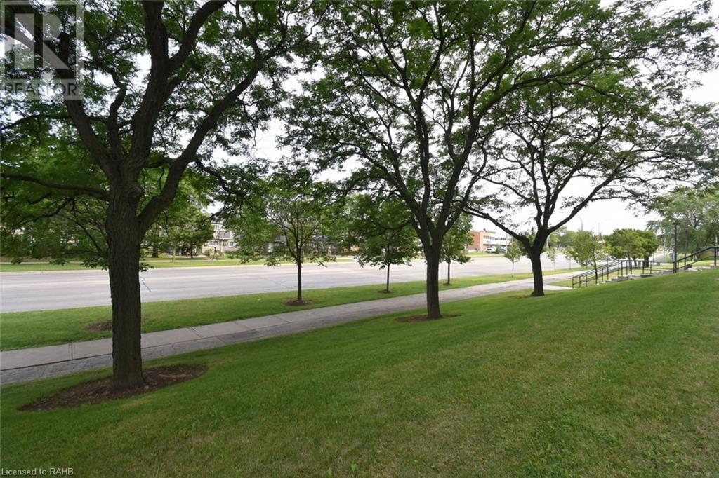 2055 Upper Middle Road Unit# 1610, Burlington, Ontario  L7P 3P4 - Photo 4 - XH4197749