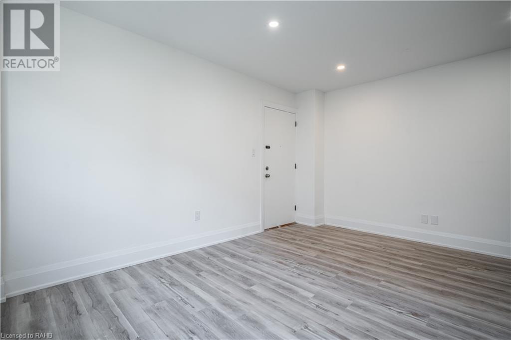 165 Park Row S Unit# 3, Hamilton, Ontario L8K 2K1 - Photo 5 - XH4197752