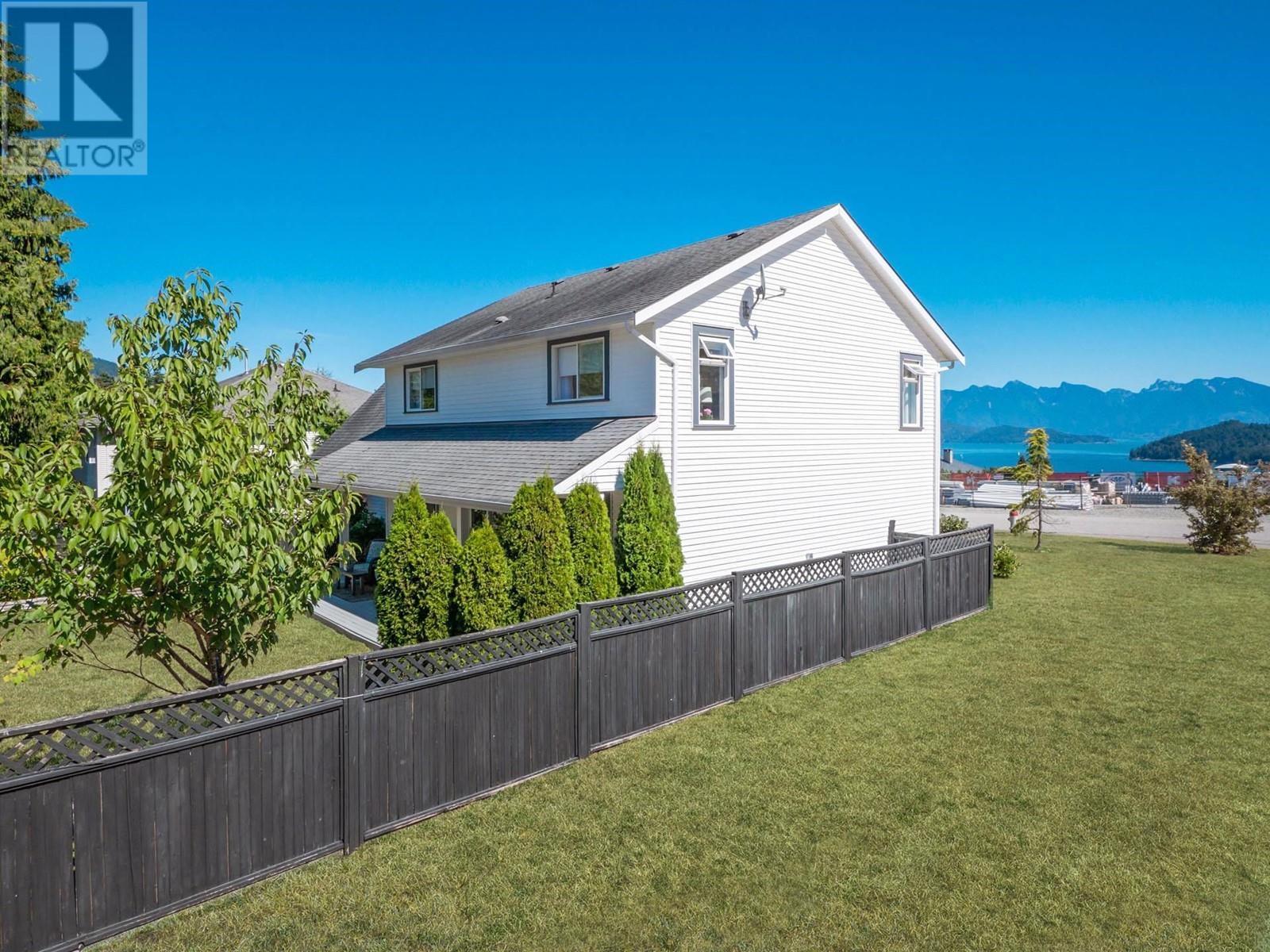 471 Eaglecrest Drive, Gibsons, British Columbia  V0N 1V8 - Photo 12 - R2926531