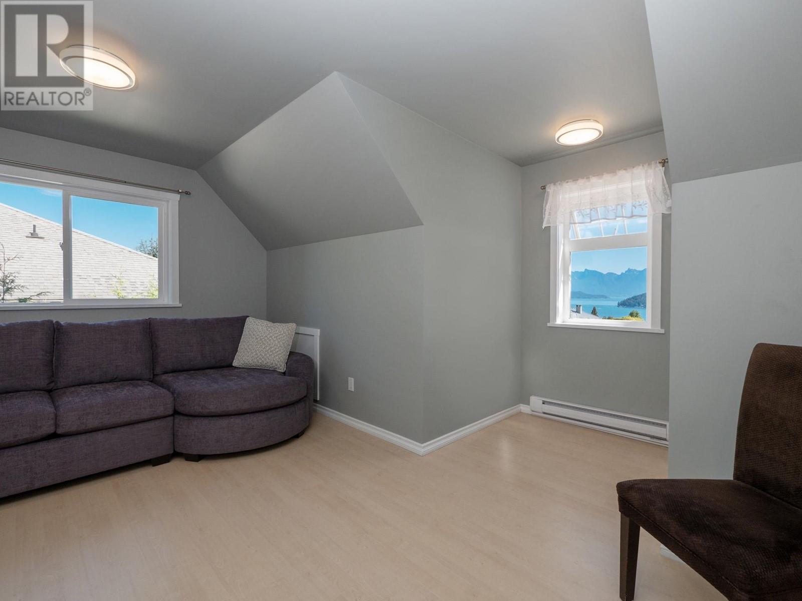 471 Eaglecrest Drive, Gibsons, British Columbia  V0N 1V8 - Photo 18 - R2926531
