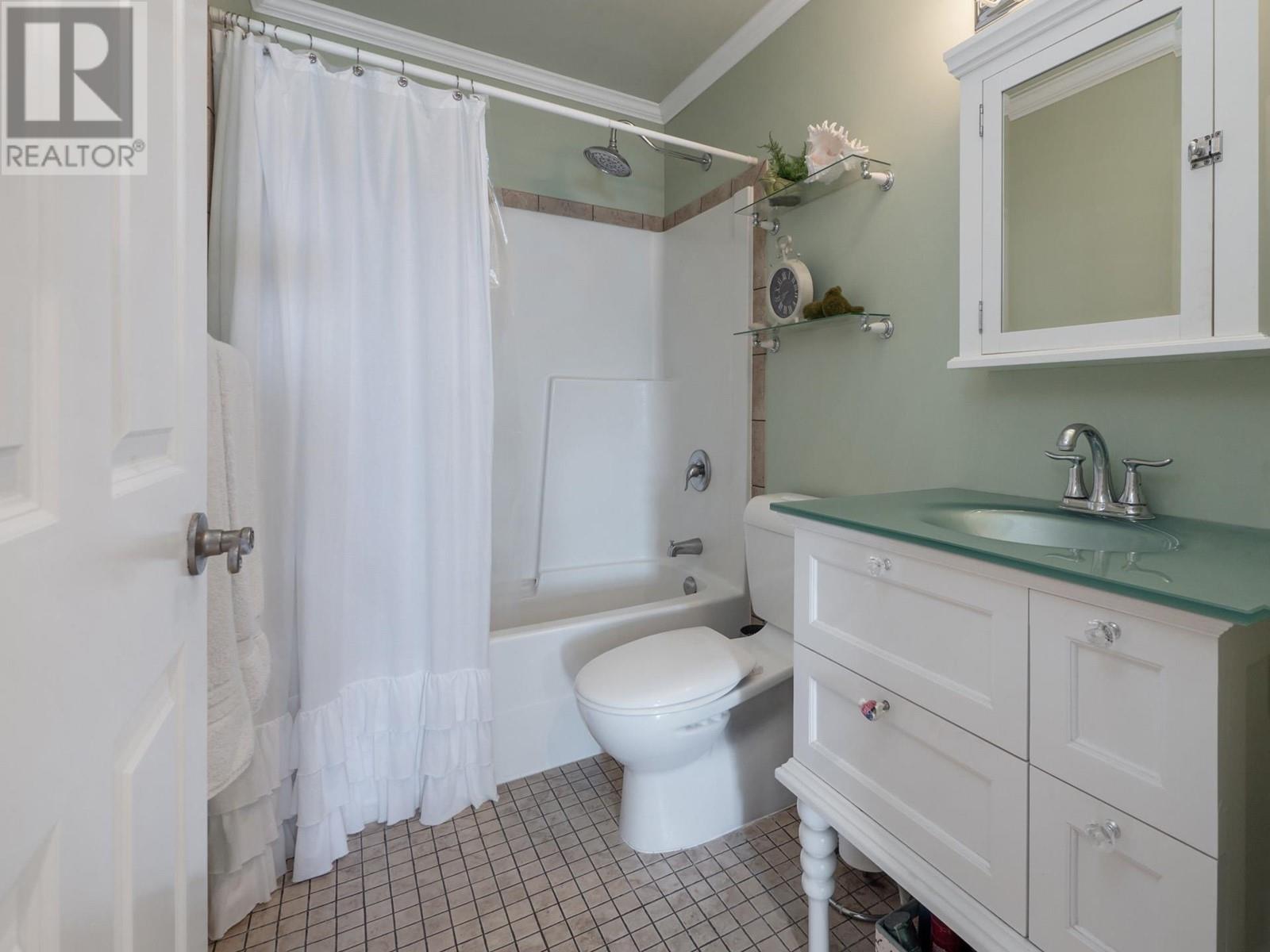 471 Eaglecrest Drive, Gibsons, British Columbia  V0N 1V8 - Photo 21 - R2926531