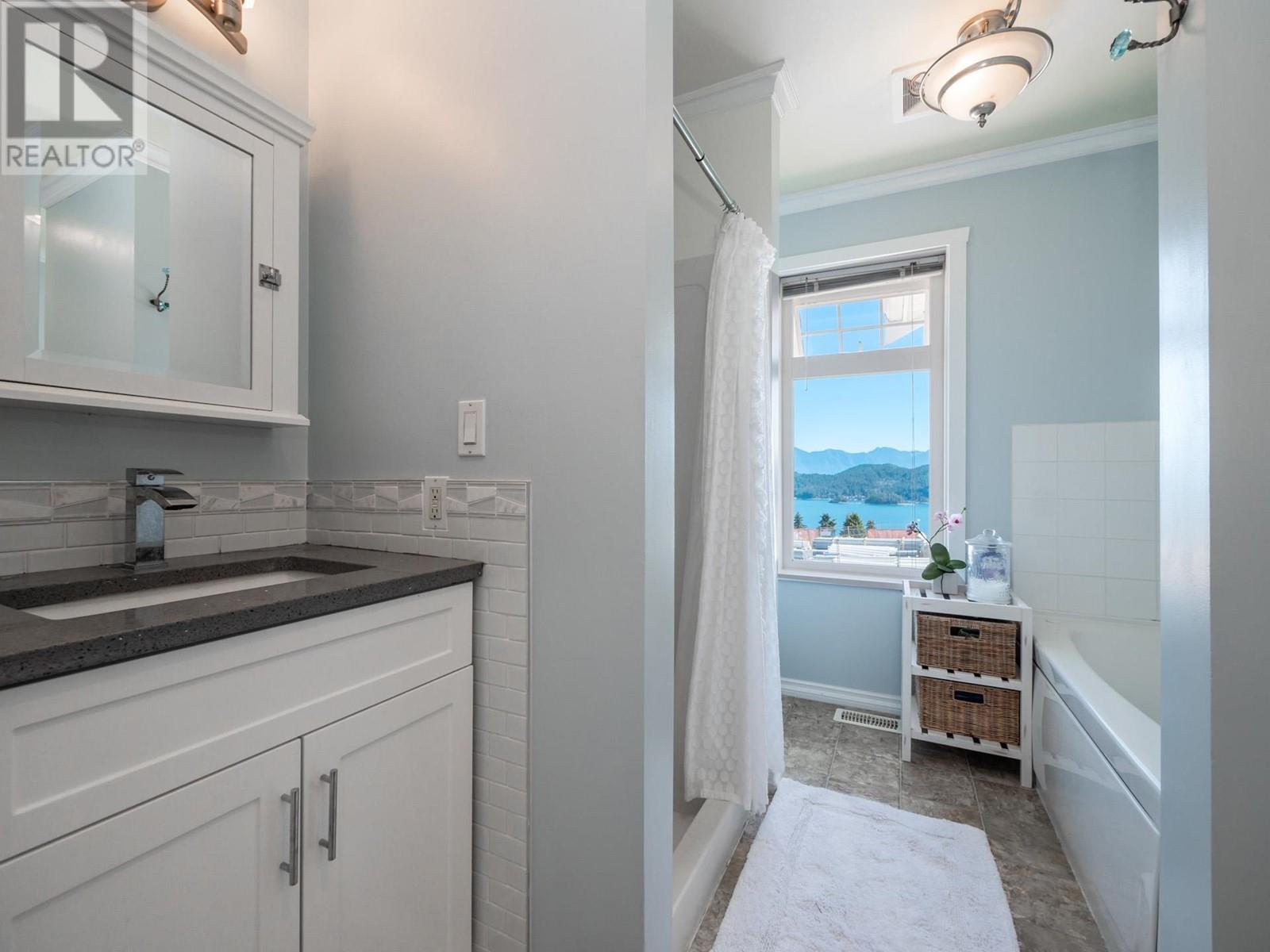471 Eaglecrest Drive, Gibsons, British Columbia  V0N 1V8 - Photo 24 - R2926531