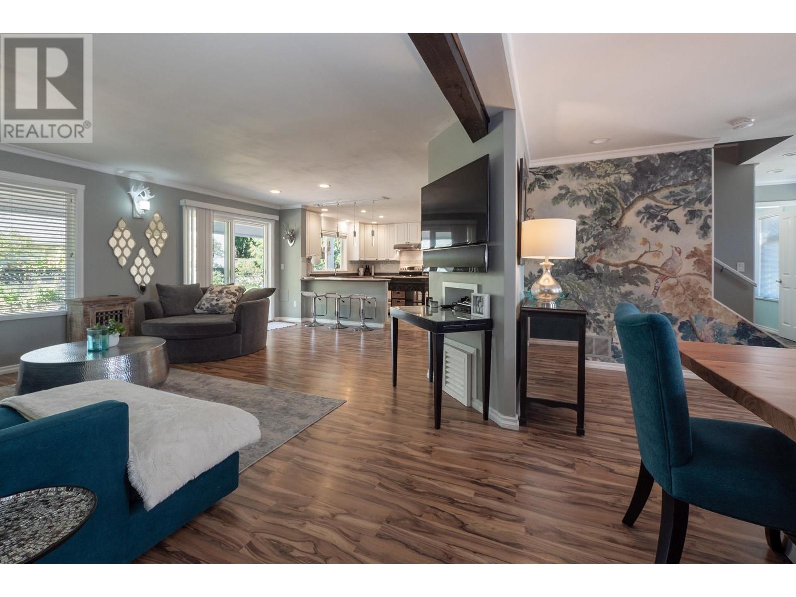 471 Eaglecrest Drive, Gibsons, British Columbia  V0N 1V8 - Photo 3 - R2926531